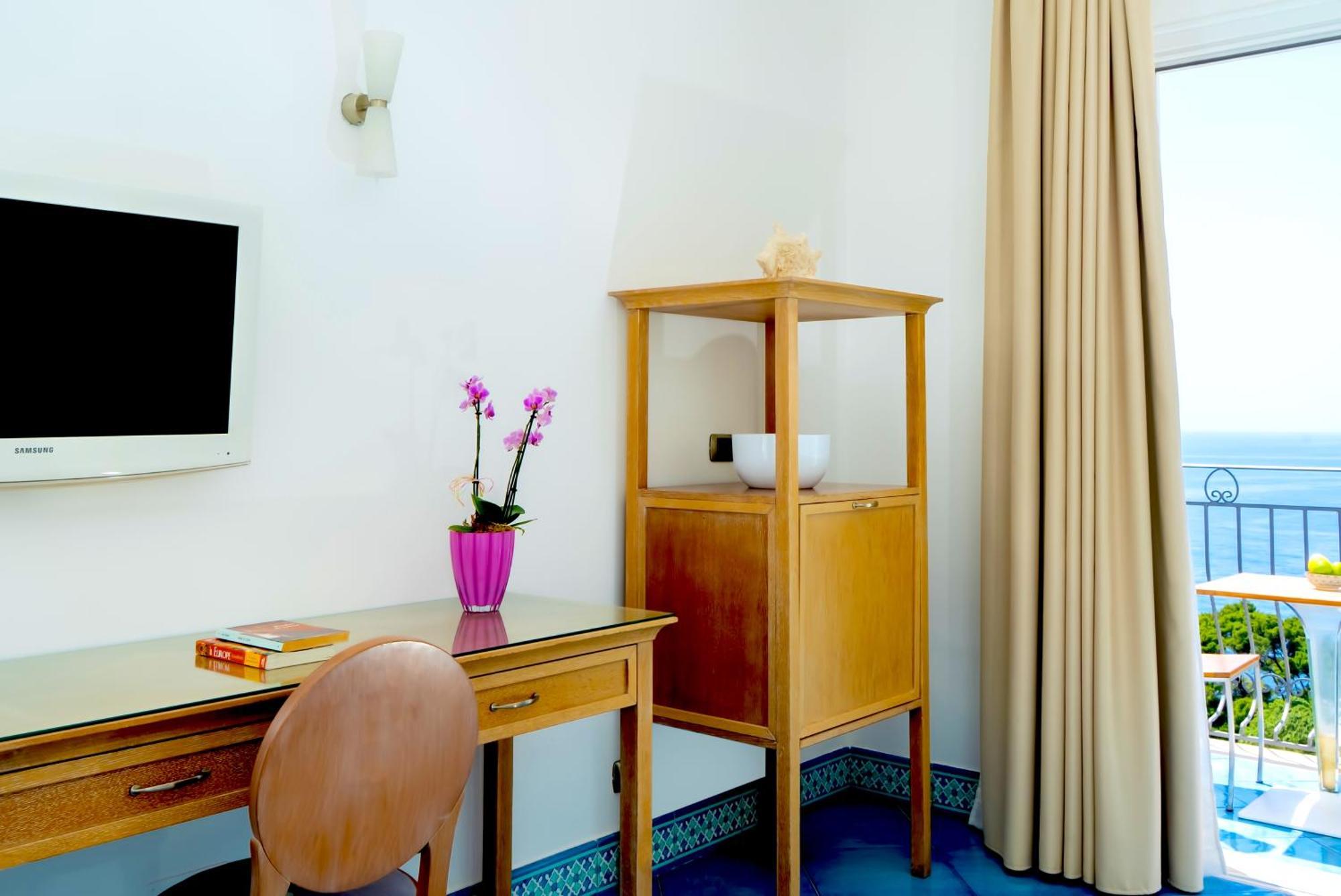 Hotel La Floridiana กาปรี ภายนอก รูปภาพ