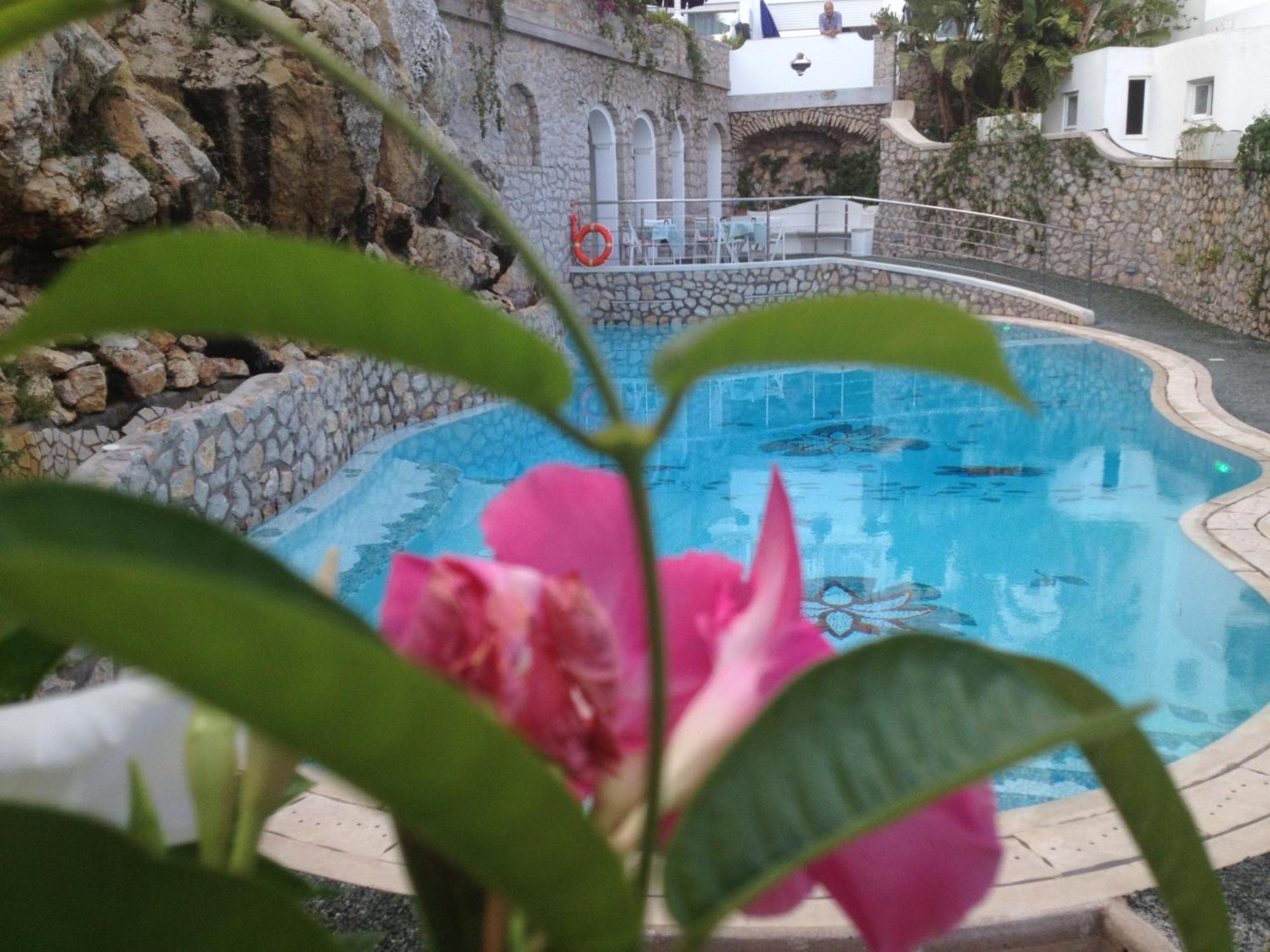 Hotel La Floridiana กาปรี ภายนอก รูปภาพ